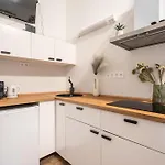 D68 - Downtown Cozy Suite - Best Location By Bqa